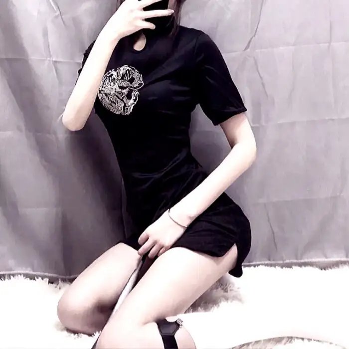 群蛇出洞